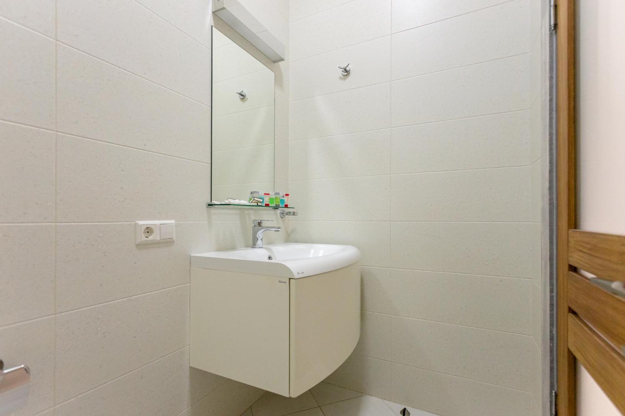 Serviced Apartment On Rustaveli Avenue 9 Tbilisi Bagian luar foto