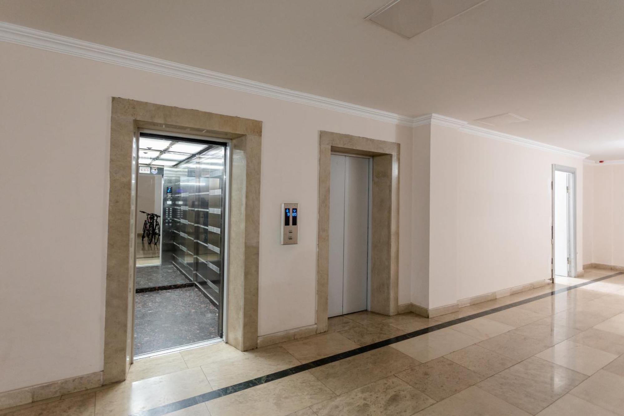 Serviced Apartment On Rustaveli Avenue 9 Tbilisi Bagian luar foto