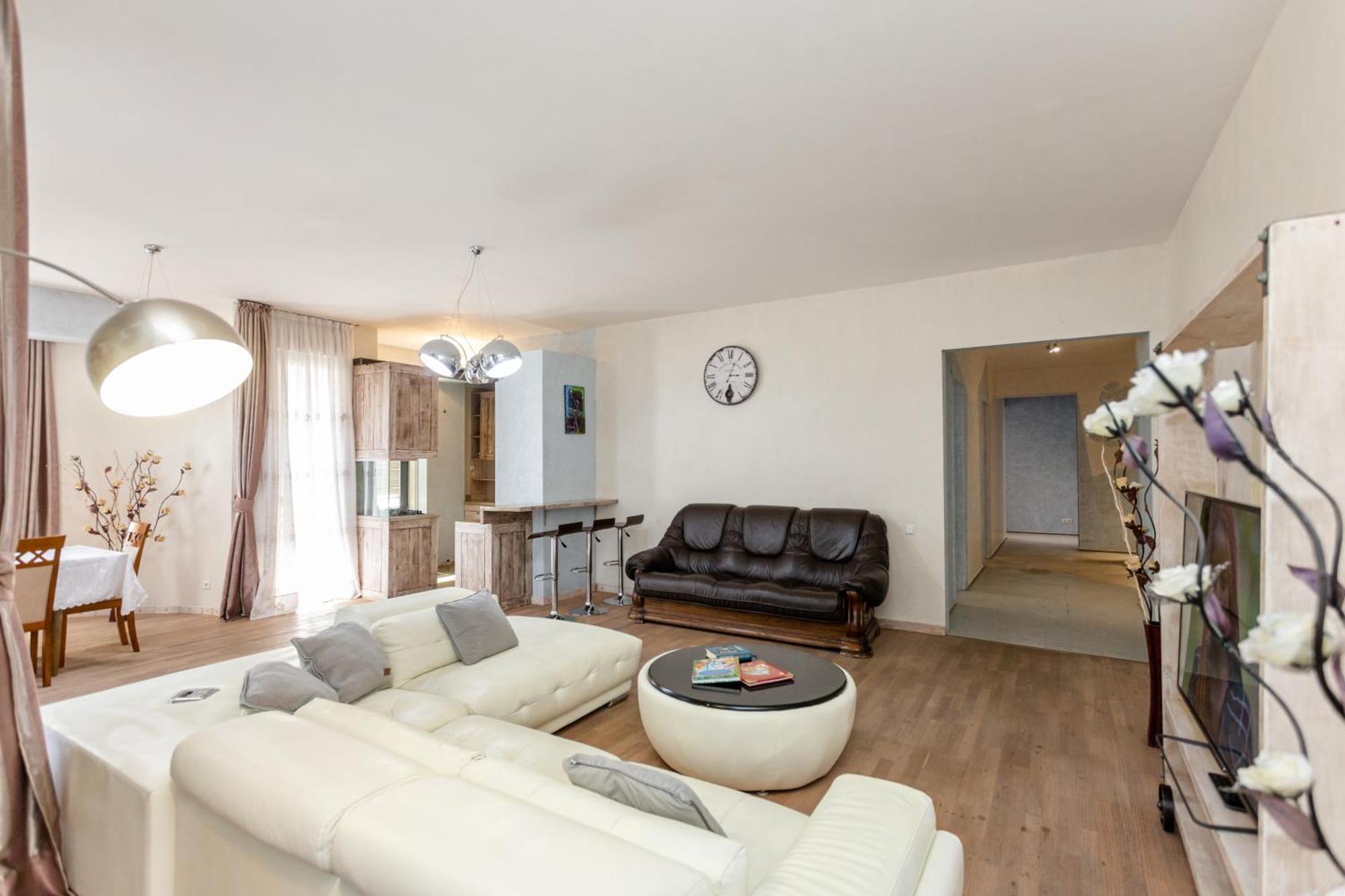 Serviced Apartment On Rustaveli Avenue 9 Tbilisi Bagian luar foto