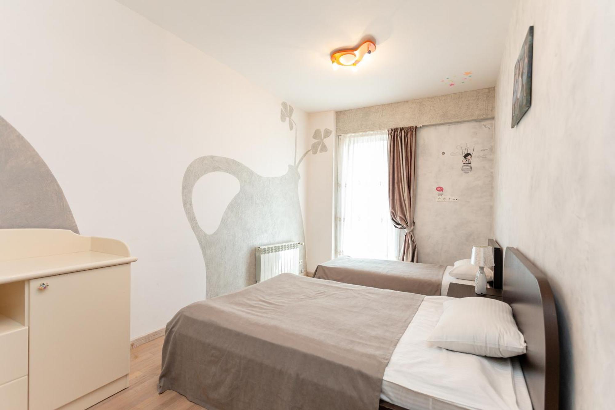Serviced Apartment On Rustaveli Avenue 9 Tbilisi Bagian luar foto