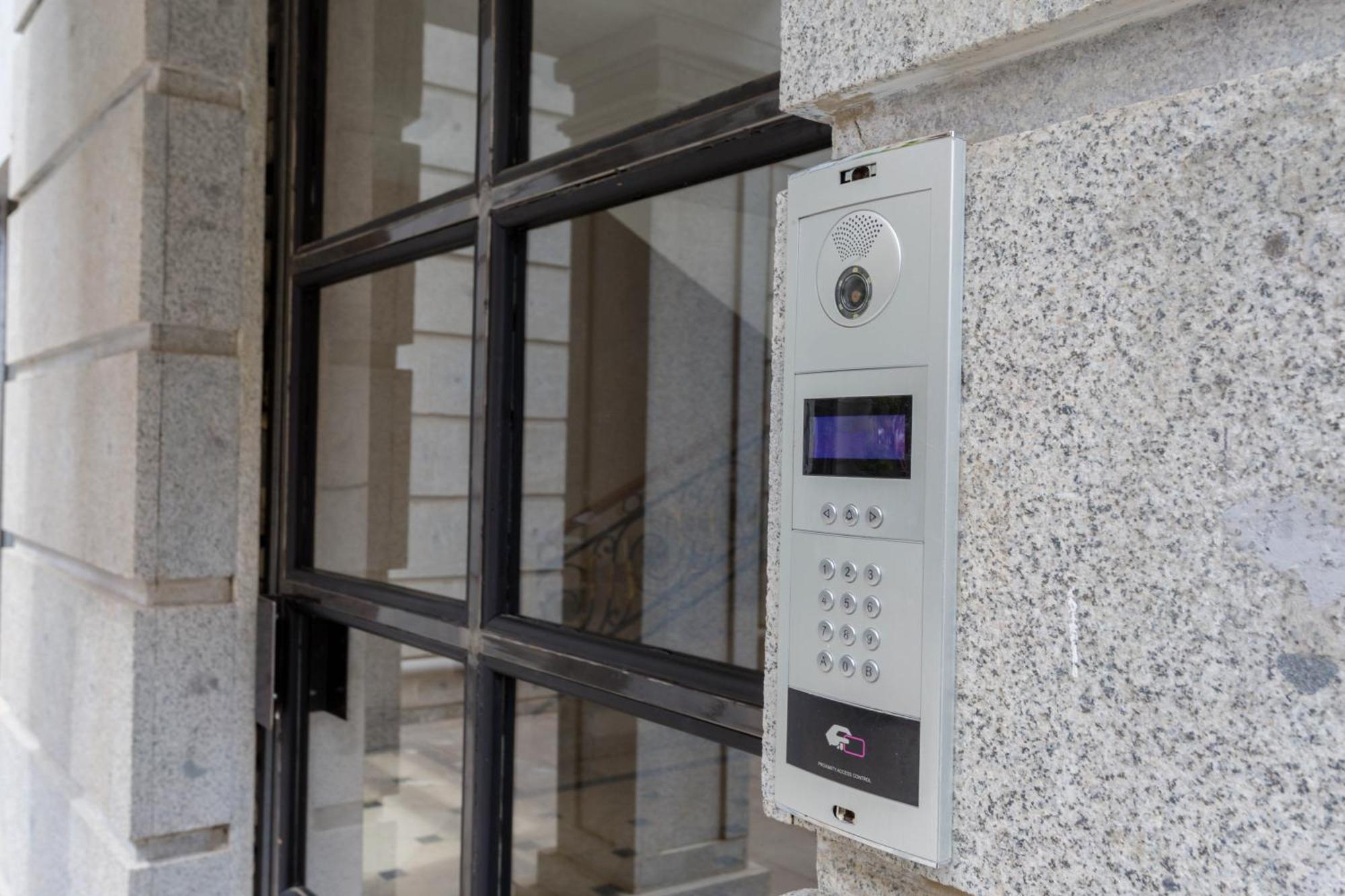 Serviced Apartment On Rustaveli Avenue 9 Tbilisi Bagian luar foto